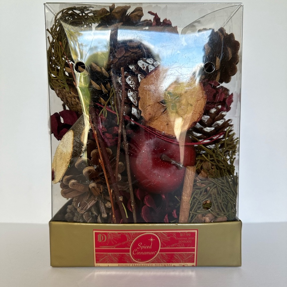 NWT Spiced Cinnamon potpourri & candlestick holders - Picture 3 of 14